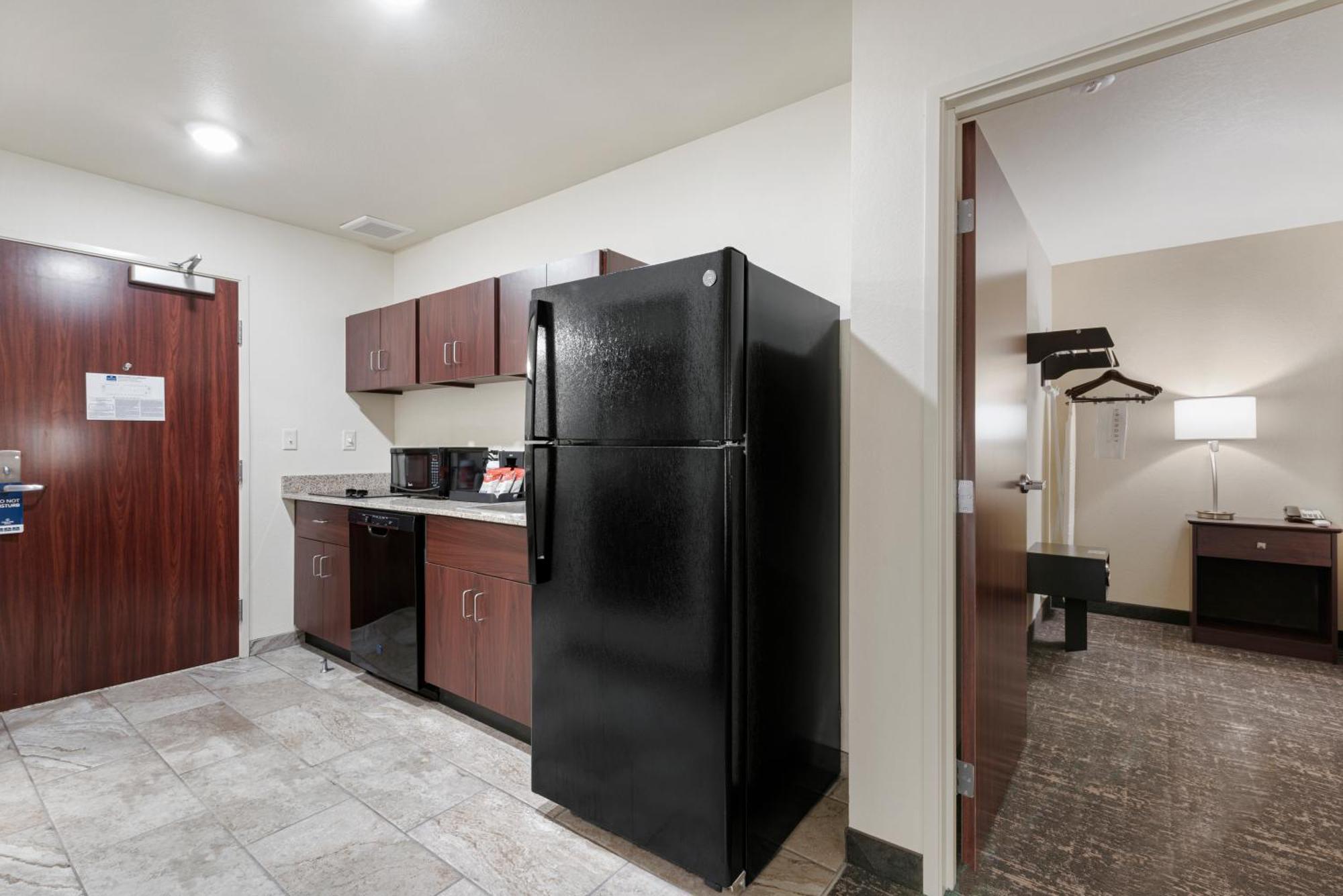 Cobblestone Hotel & Suites - Bellefontaine Bagian luar foto