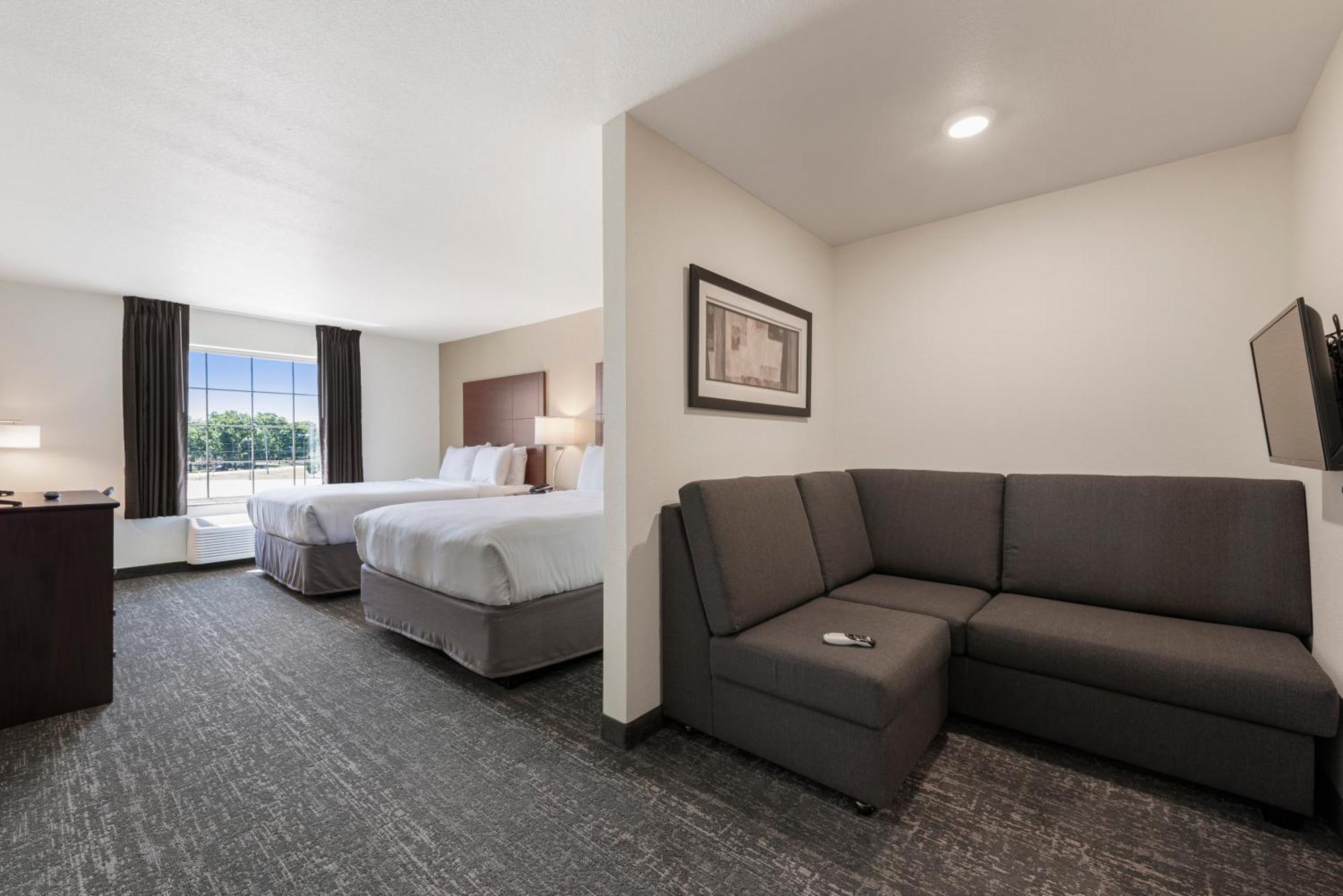 Cobblestone Hotel & Suites - Bellefontaine Bagian luar foto